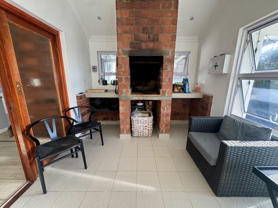 To Let 4 Bedroom Property for Rent in Grotto Bay Western Cape